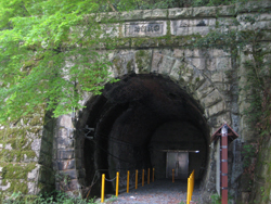 戦前の主要鉄道トンネル　旧逢坂山隧道（東口）